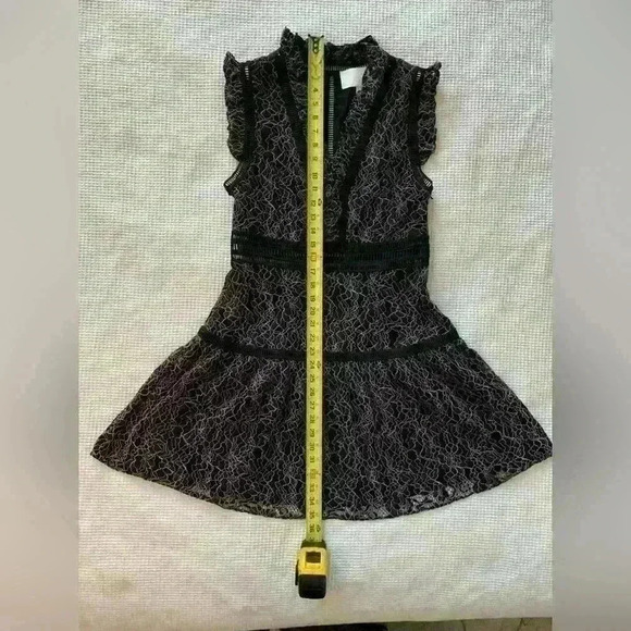 Mare Mare Women’s Gopal Ruffled Lace Dress. Size small - Picture 4 of 6